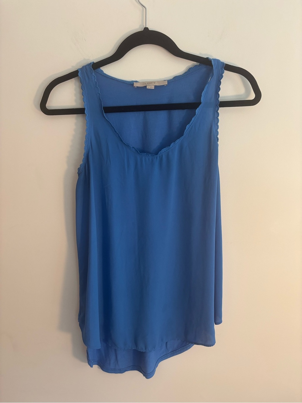 A LOFT Blue Scallop-Trim Sleeveless Tank Top